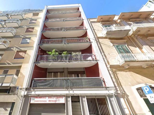 Quadrilocale in vendita a Bari via Dante Alighieri, 255, Murat