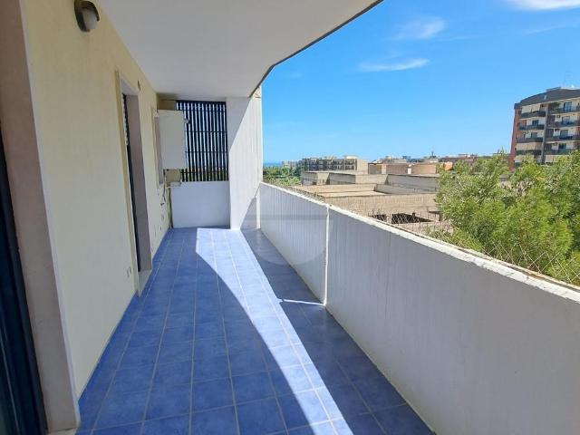 Quadrilocale in vendita a Bari via Francesco del Core, San Paolo