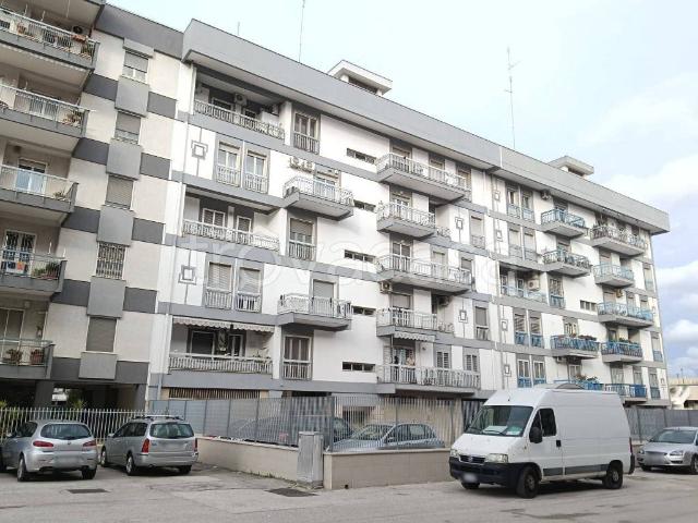 Quadrilocale in vendita a Bari via Francesco Pascazio, 3, Japigia