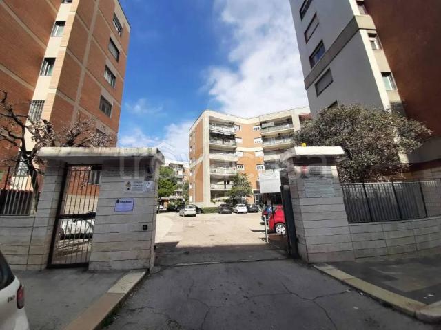 Quadrilocale in vendita a Bari via Luigi Ricchioni, 10, Carrassi