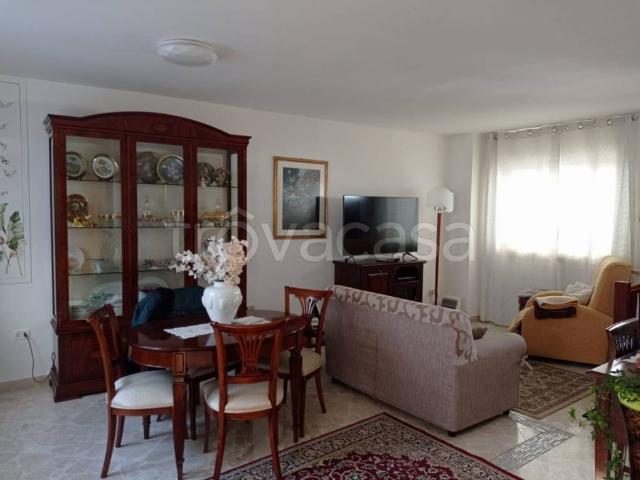 Quadrilocale in vendita a Bari via Pola, 17, Carbonara di Bari
