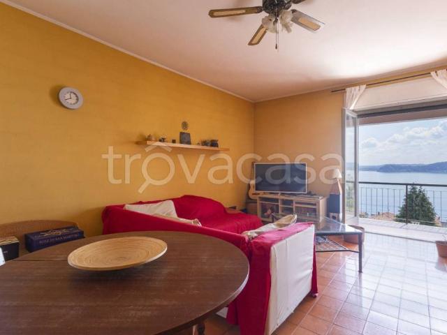 Quadrilocale in vendita a Belgirate via per Calogna, 15