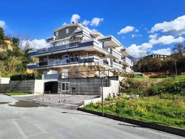 Quadrilocale in vendita a Belvedere Marittimo via Gioacchino da Fiore
