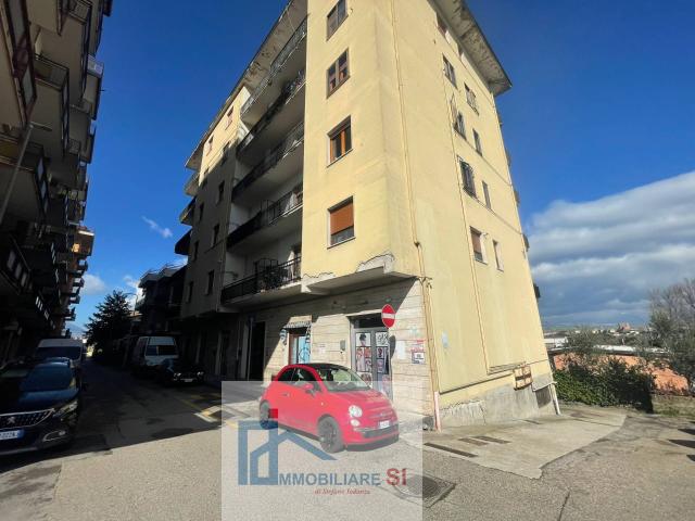 QUADRILOCALE in vendita a Benevento, Mellusi