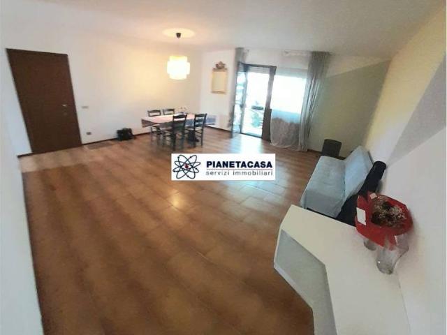 Quadrilocale in vendita a Bergamo, Colognola