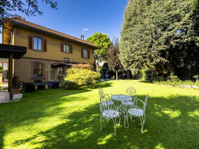 Quadrilocale in vendita a Bergamo, Canovine