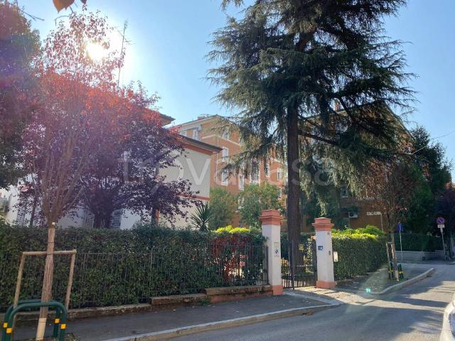 Quadrilocale in vendita a Bologna, Murri