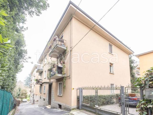 Quadrilocale in vendita a Bologna via Bellacosta, 34, Colli Murri