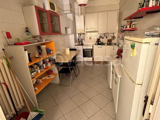 Quadrilocale in vendita a Bologna via delle Belle Arti, Irnerio