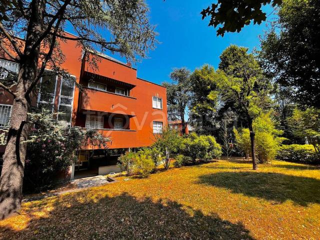 Quadrilocale in vendita a Bologna via Toscana, 215, San Ruffillo