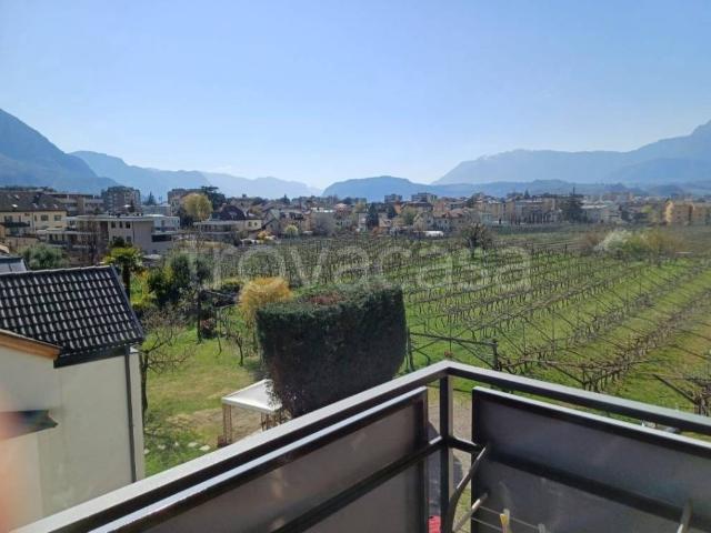 Quadrilocale in vendita a Bolzano via Tre Santi, Gries San Quirino