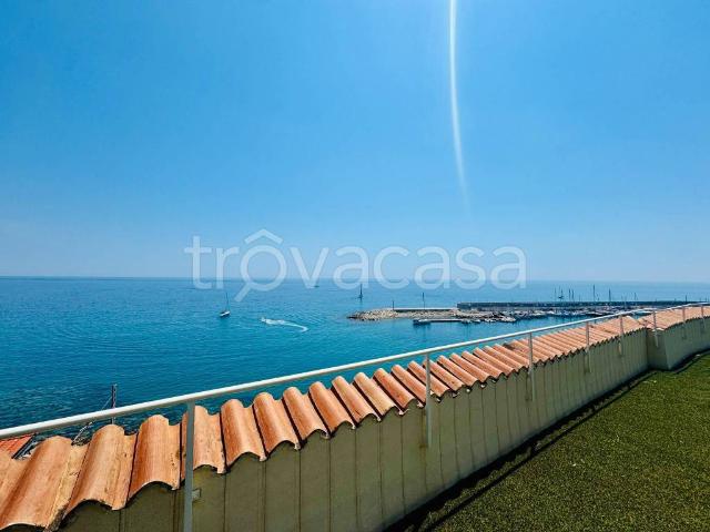 Quadrilocale in vendita a Bordighera via Charles Garnier, 60
