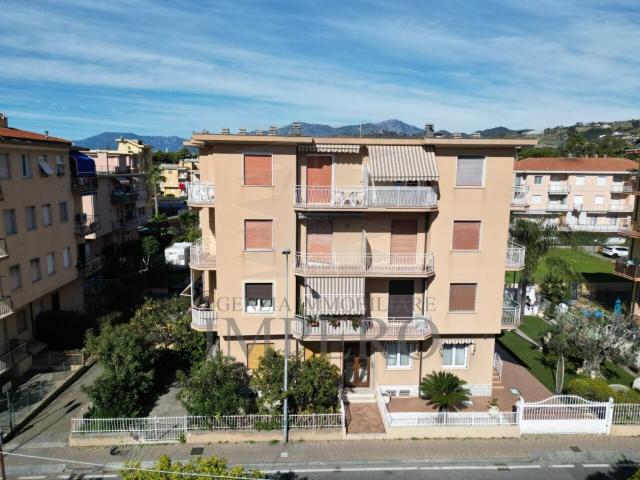 Quadrilocale in vendita a Bordighera via Gerolamo Rossi, 15