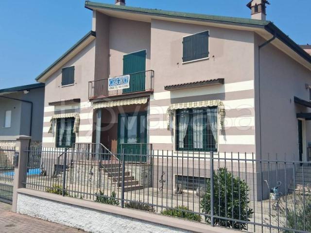 Quadrilocale in vendita a Borgo San Giacomo via Gabiano