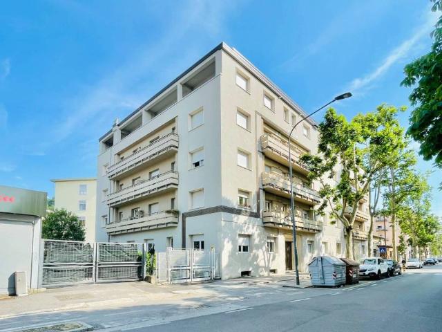 Quadrilocale in vendita a Brescia via Guglielmo Marconi, Ospedale Civile