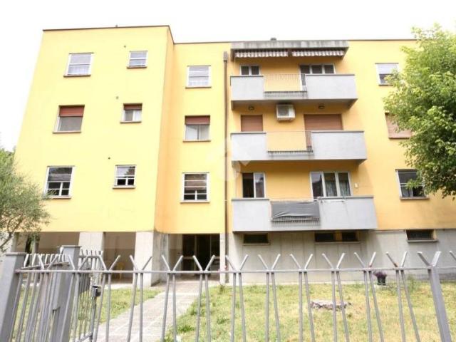 Quadrilocale in vendita a Calderara di Reno via Zucchelli, 16, Longara