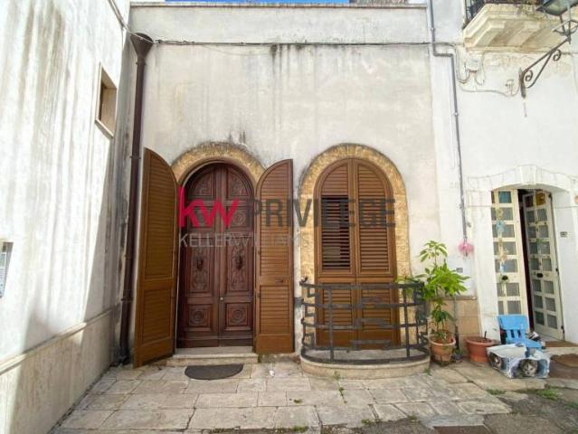 Quadrilocale in vendita a Campi Salentina via Amedeo di Savoia, 38