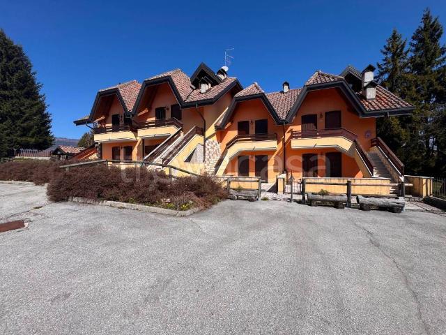 Quadrilocale in vendita a Canove di Roana via Basserstok, 8, Canove Di Roana