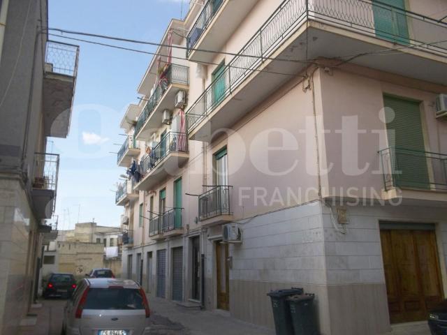 Quadrilocale in vendita a Canosa di Puglia