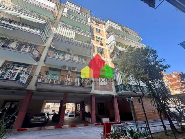 Quadrilocale in vendita a Casoria via Alcide De Gasperi, 69