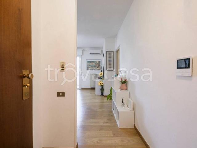 Quadrilocale in vendita a Casalgrande via Don Luigi Sturzo