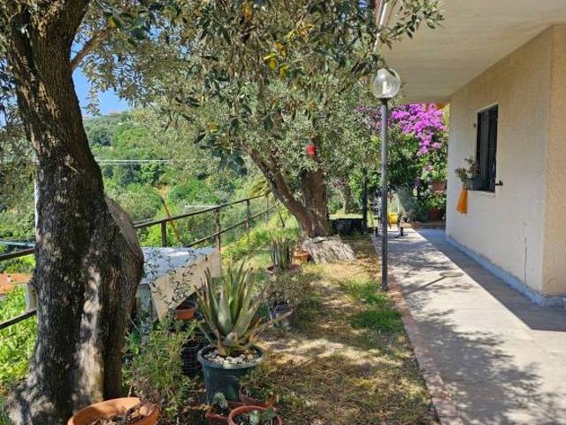 Quadrilocale in vendita a Castagnabuona, Varazze