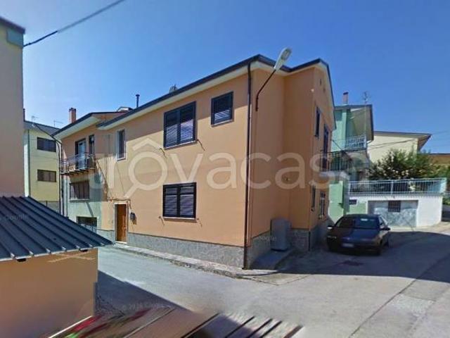 Quadrilocale in vendita a Castel Baronia via I° Maggio, 48