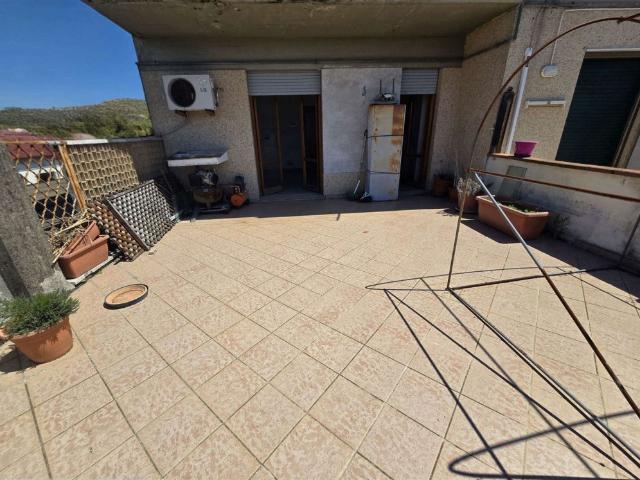 Quadrilocale in vendita a Castelnuovo Magra via Gallico 43, Molicciara
