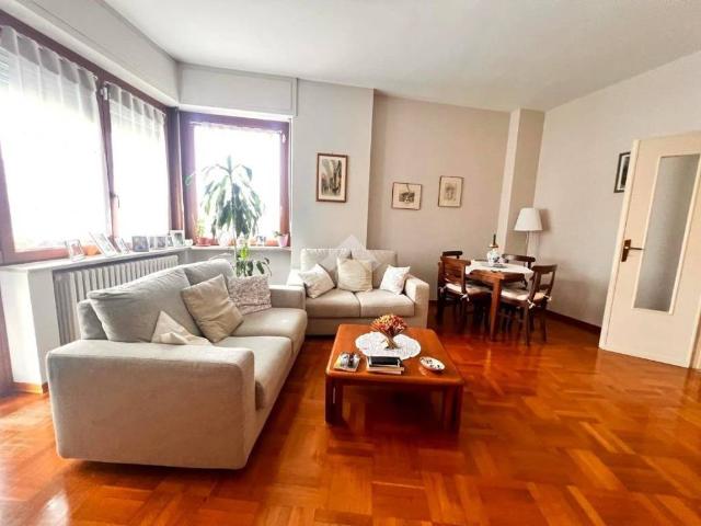 Quadrilocale in vendita a Castiglione Torinese via Donizetti, 9