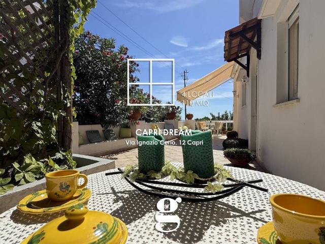 Quadrilocale in vendita a Capri via Ignazio Cerio, 12