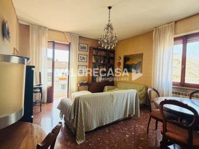Quadrilocale in vendita a Carrara, Marina Di Carrara