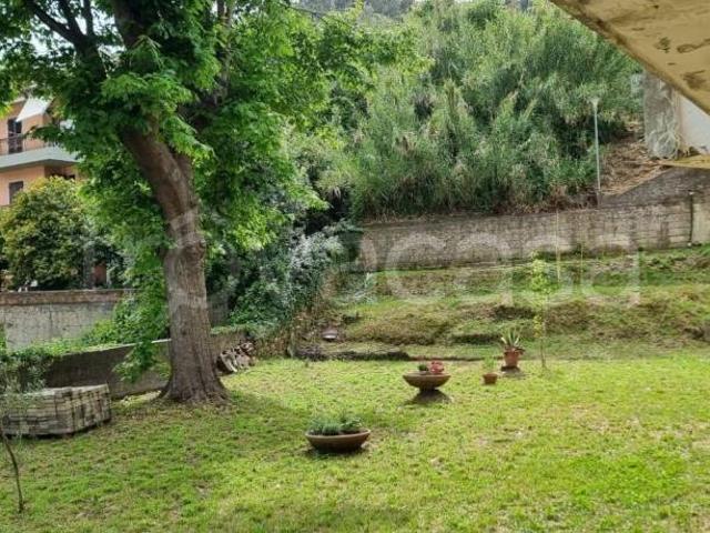 Quadrilocale in vendita a Carrara via Montia, Centro città