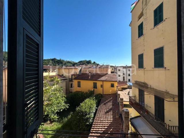 Quadrilocale in vendita a Carrara via Cucchiari, Centro città