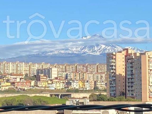 Quadrilocale in vendita a Catania, Librino Zia Lisa