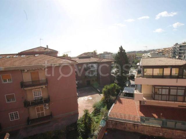 Quadrilocale in vendita a Catania, Rapisardi