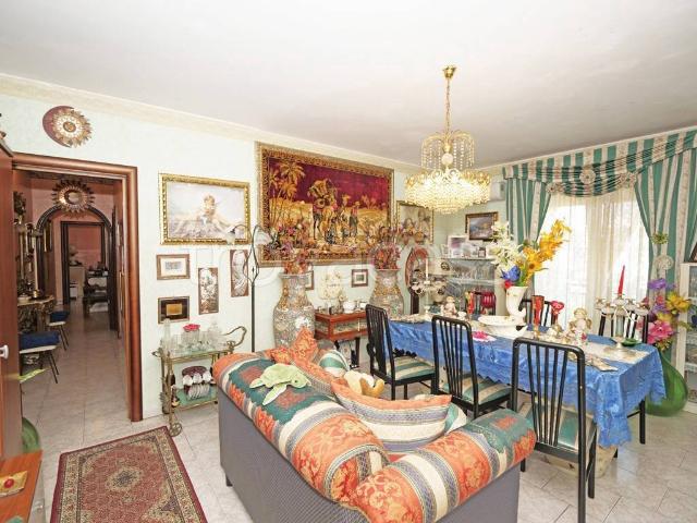 Quadrilocale in vendita a Catania viale Bummacaro, Librino Zia Lisa