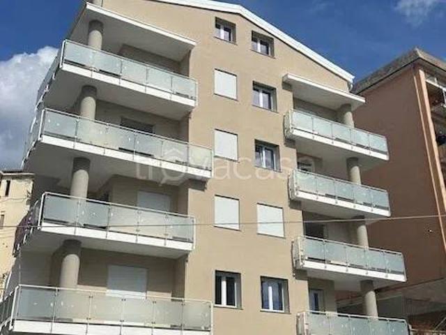 Quadrilocale in vendita a Catanzaro, San Leonardo