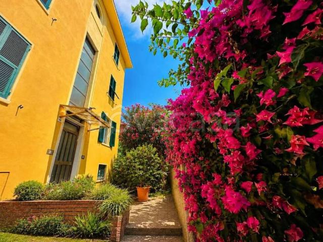 Quadrilocale in vendita a Cavi, Lavagna