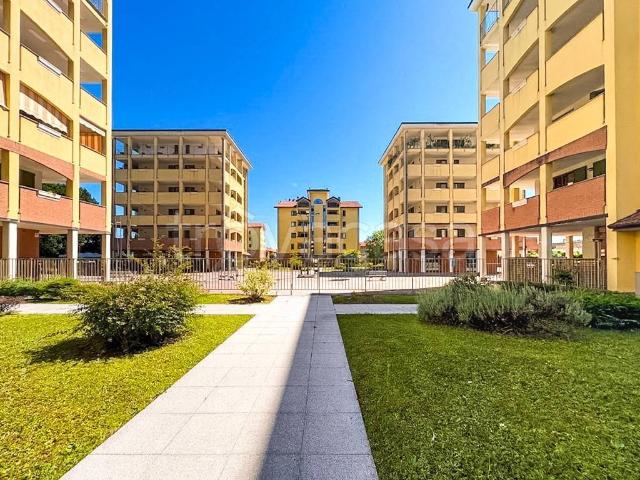 Quadrilocale in vendita a Cesate via Giacomo Puccini