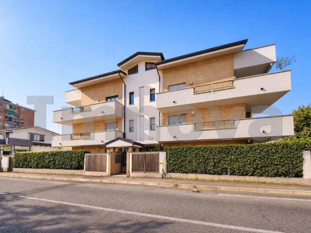 Quadrilocale in vendita a Cesano Maderno via Cesare Battisti, 33