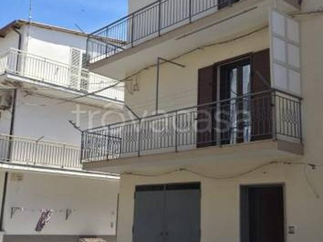 Quadrilocale in vendita a Cirò Marina via Noè, 40