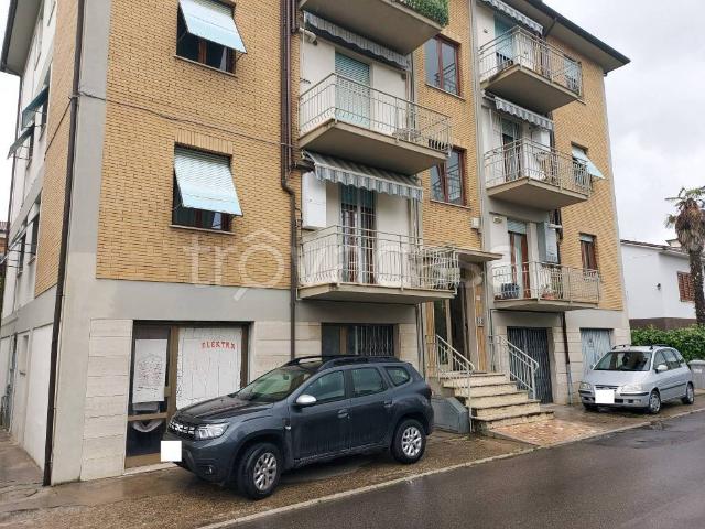 Quadrilocale in vendita a Città di Castello via Francesco Petrarca