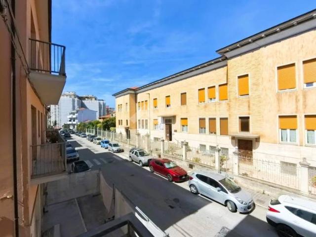 Quadrilocale in vendita a Civitanova Marche via Regina Elena, 50