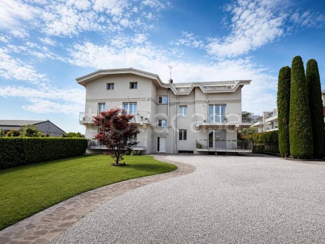 Quadrilocale in vendita a Colombare, Sirmione