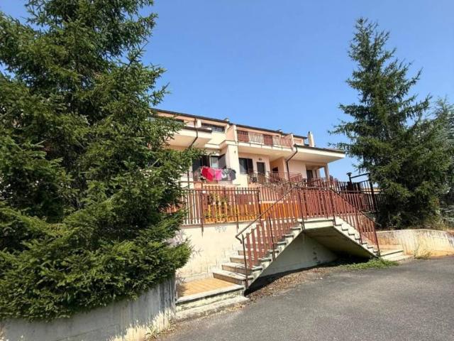 Quadrilocale in vendita a Colleferro via degli Abeti, 44