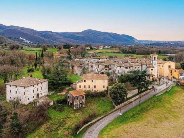 Quadrilocale in vendita a Colpetrazzo, Massa Martana