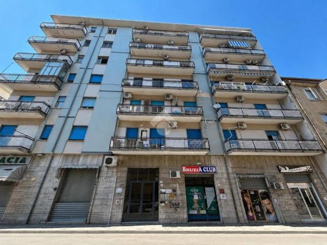 Quadrilocale in vendita a Cosenza via Silvio Sesti, 58, Panebianco Tribunale
