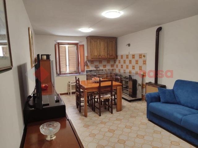 Quadrilocale in vendita a Corfino, Villa Collemandina