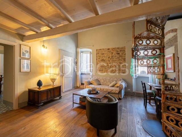Quadrilocale in vendita a Cortona piazza Luca Signorelli