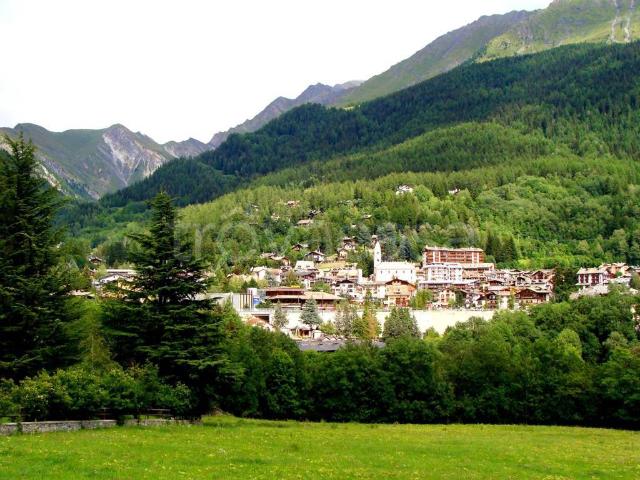 Quadrilocale in vendita a Courmayeur strada della Vittoria